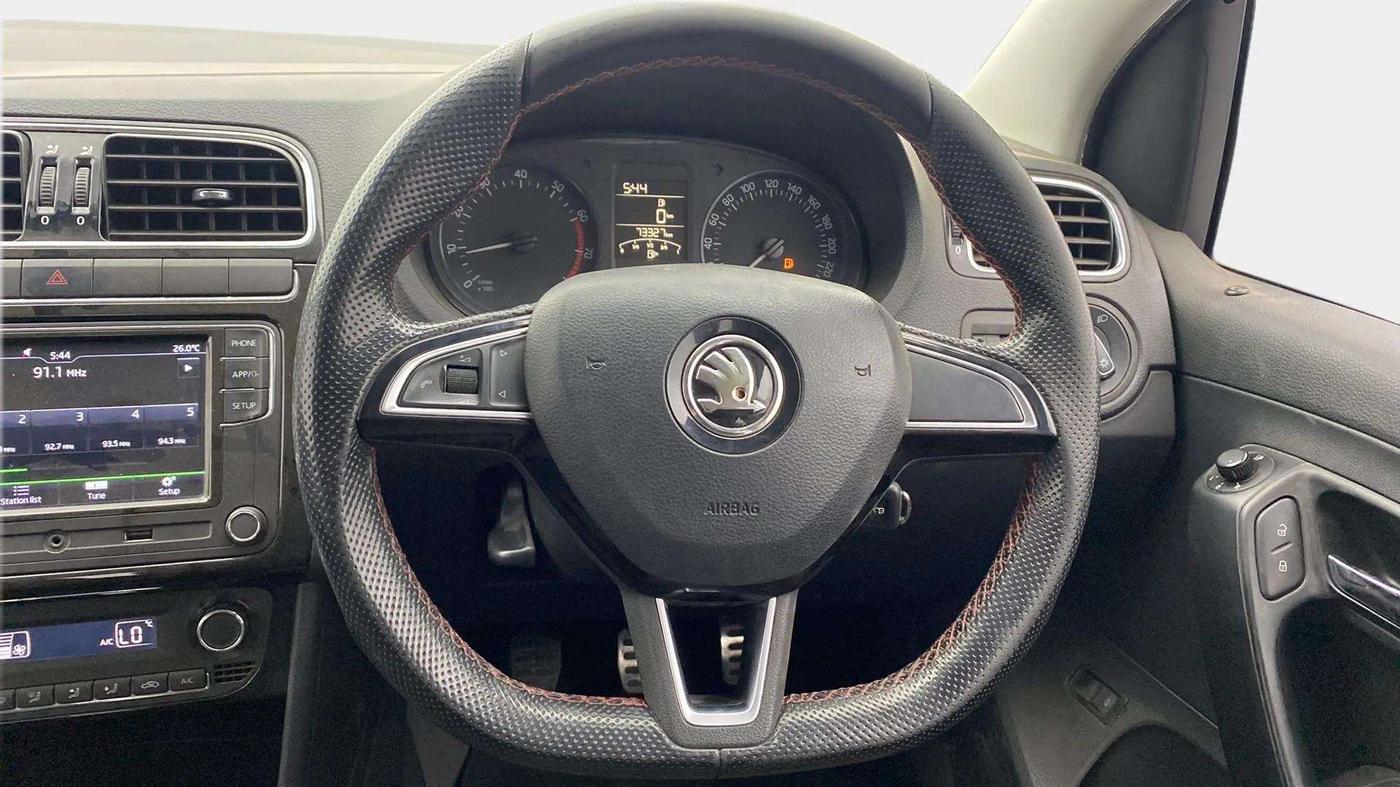 2018 Skoda Rapid STYLE 1.6 MPI, Petrol, Manual, 73,329 km, Steering Wheel Close Up