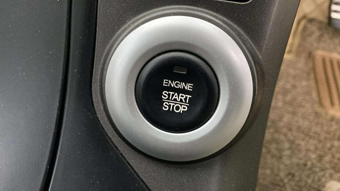 2017 Mahindra XUV500 W10, Diesel, Manual, 88,175 km, Keyless Start/ Stop Button