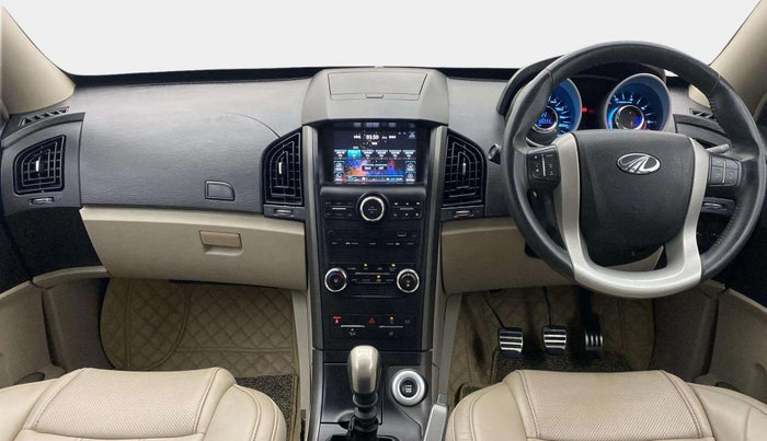 2017 Mahindra XUV500 W10, Diesel, Manual, 88,175 km, Dashboard