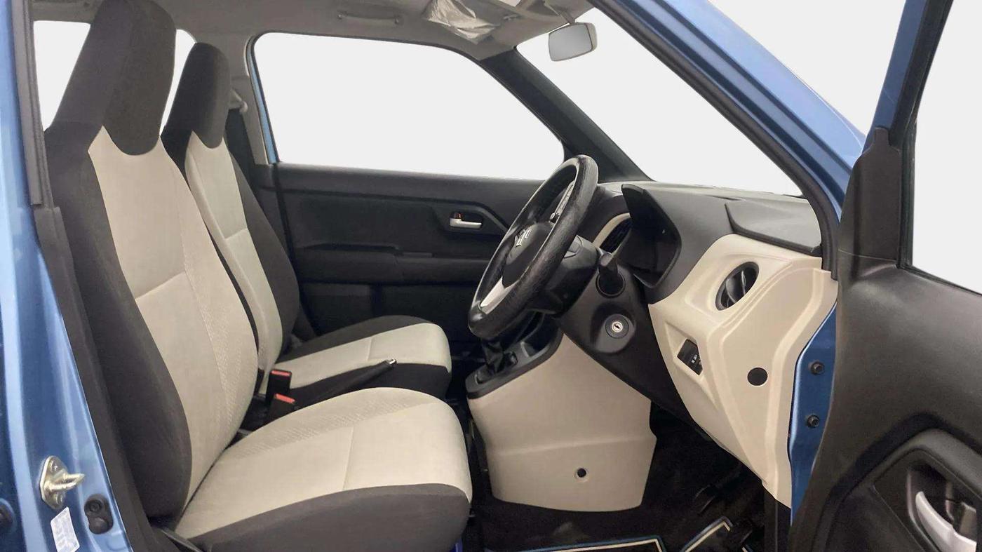 2022 Maruti New Wagon-R ZXI 1.2, Petrol, Manual, 23,361 km, Right Side Front Door Cabin