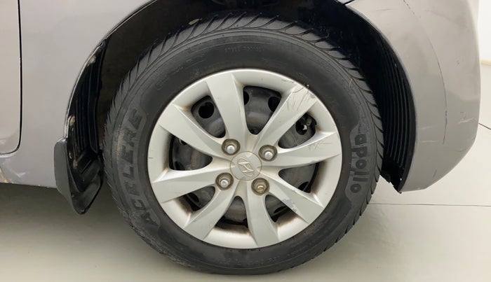 2013 Hyundai Eon MAGNA +, Petrol, Manual, 23,961 km, Right Front Wheel