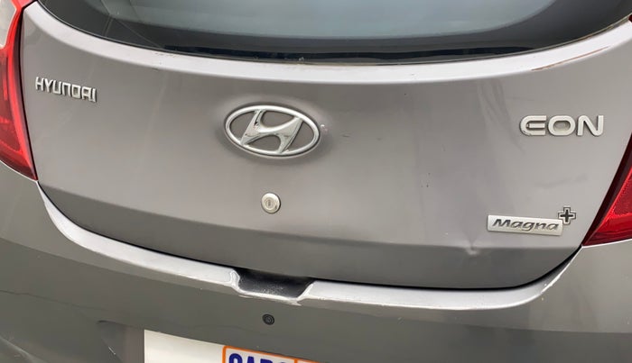 2013 Hyundai Eon MAGNA +, Petrol, Manual, 23,961 km, Dicky (Boot door) - Slightly dented