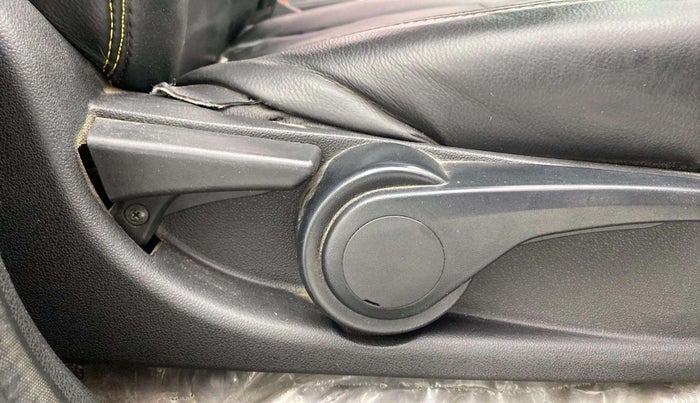 2019 Tata Tiago XZ PLUS PETROL, Petrol, Manual, 92,038 km, Driver Side Adjustment Panel