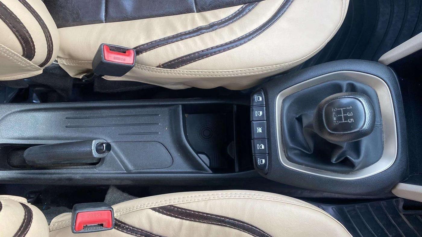 2019 Hyundai NEW SANTRO ASTA MT, Petrol, Manual, 10,125 km, Gear Lever