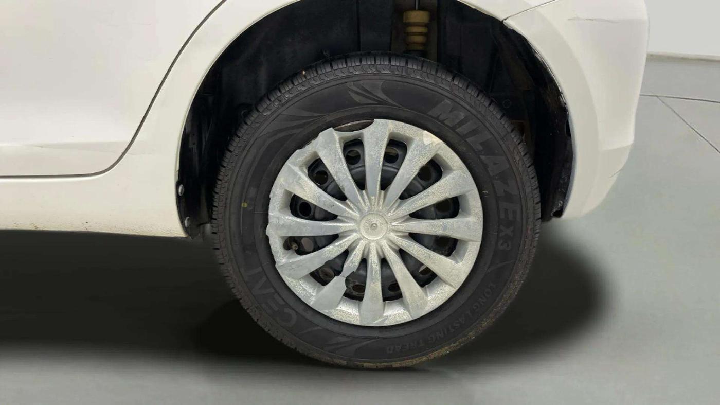 2015 Maruti Swift VXI, Petrol, Manual, 69,965 km, Left Rear Wheel