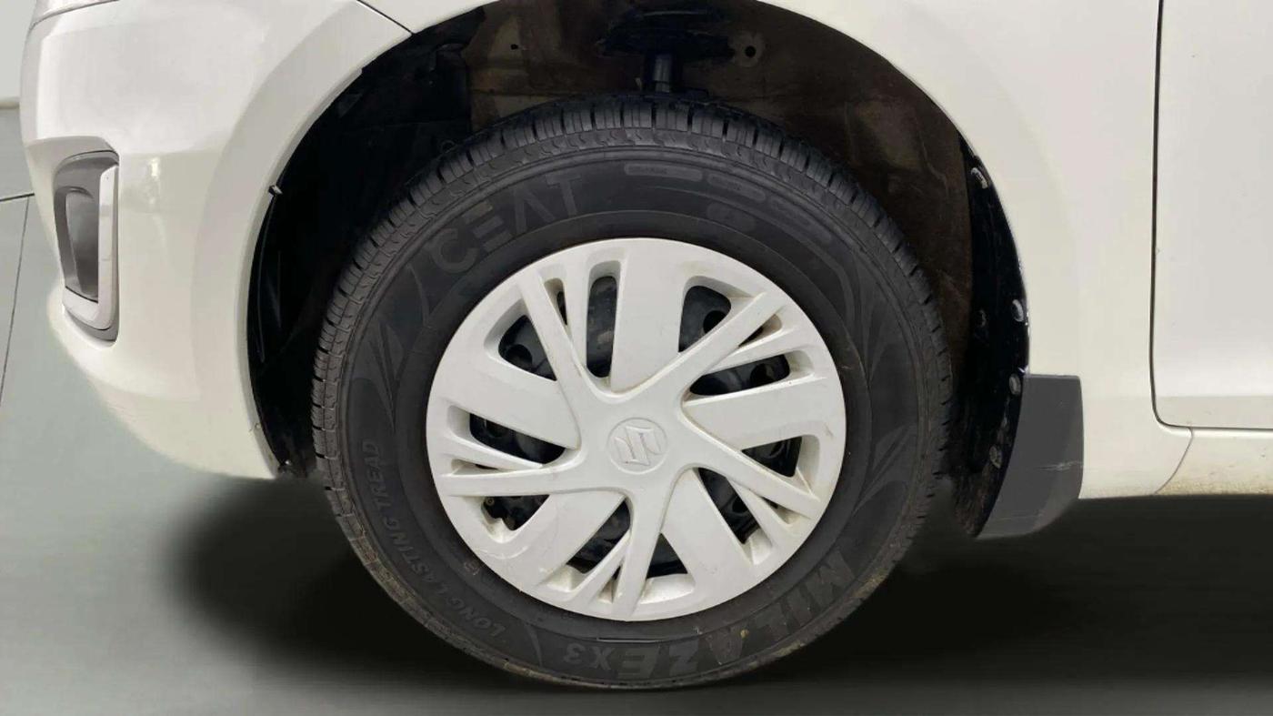 2015 Maruti Swift VXI, Petrol, Manual, 69,965 km, Left Front Wheel