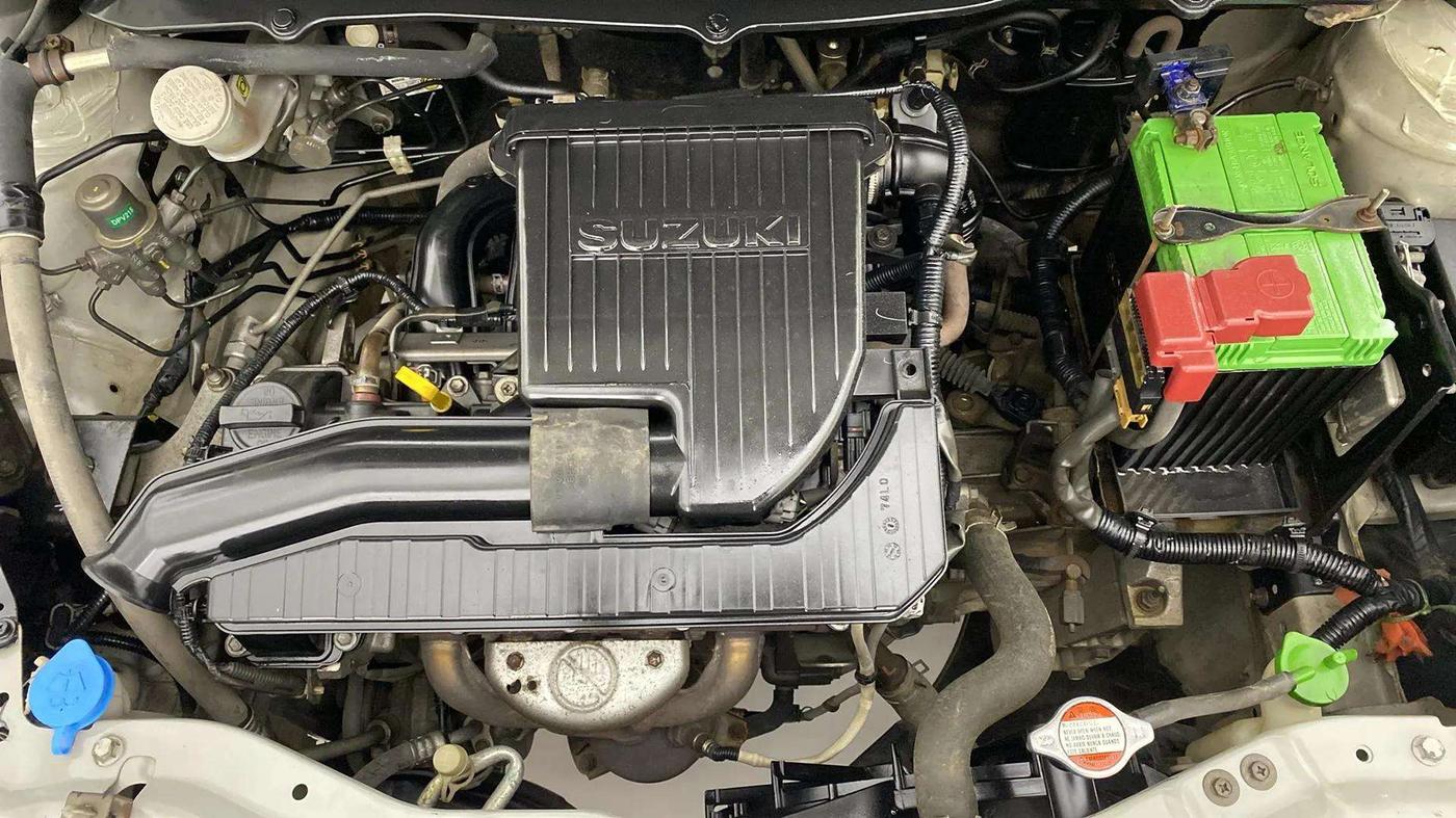2015 Maruti Swift VXI, Petrol, Manual, 69,965 km, Engine View
