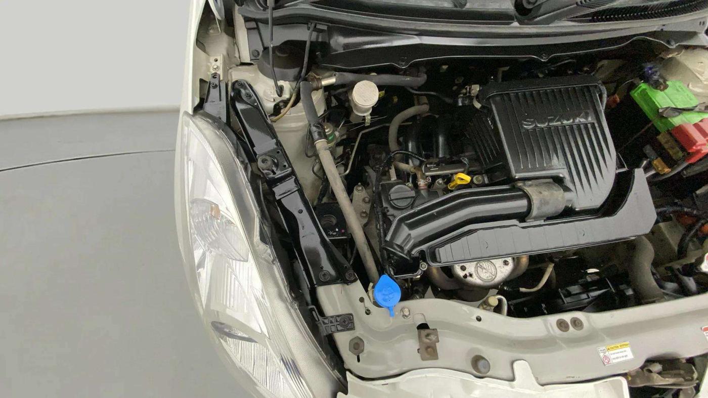 2015 Maruti Swift VXI, Petrol, Manual, 69,965 km, Engine View - Right