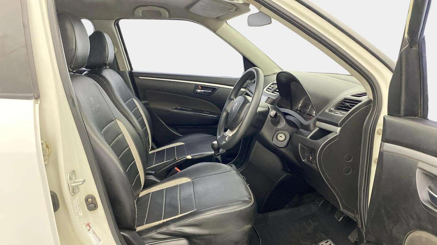 2015 Maruti Swift VXI, Petrol, Manual, 69,965 km, Right Side Front Door Cabin