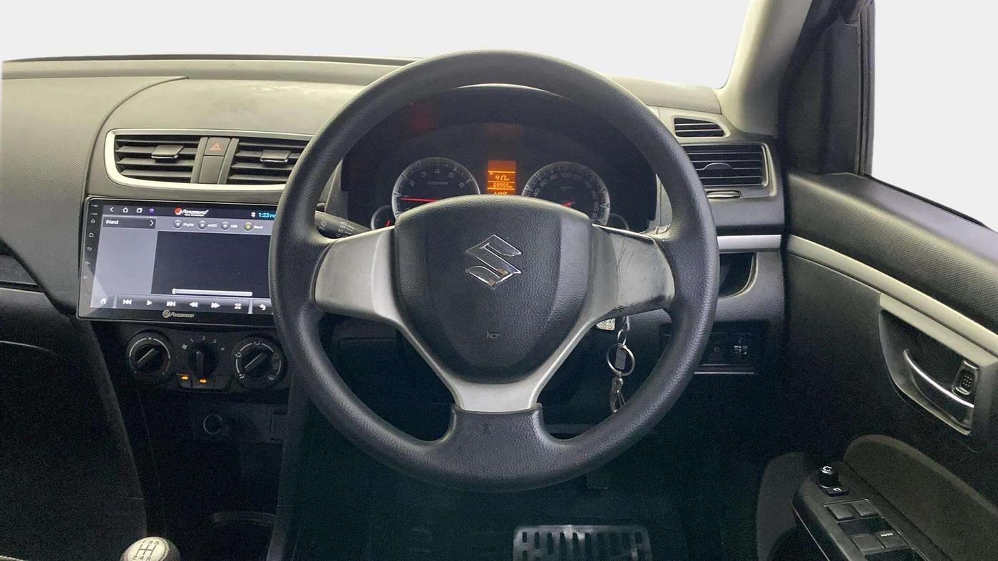 2015 Maruti Swift VXI, Petrol, Manual, 69,965 km, Steering Wheel Close Up