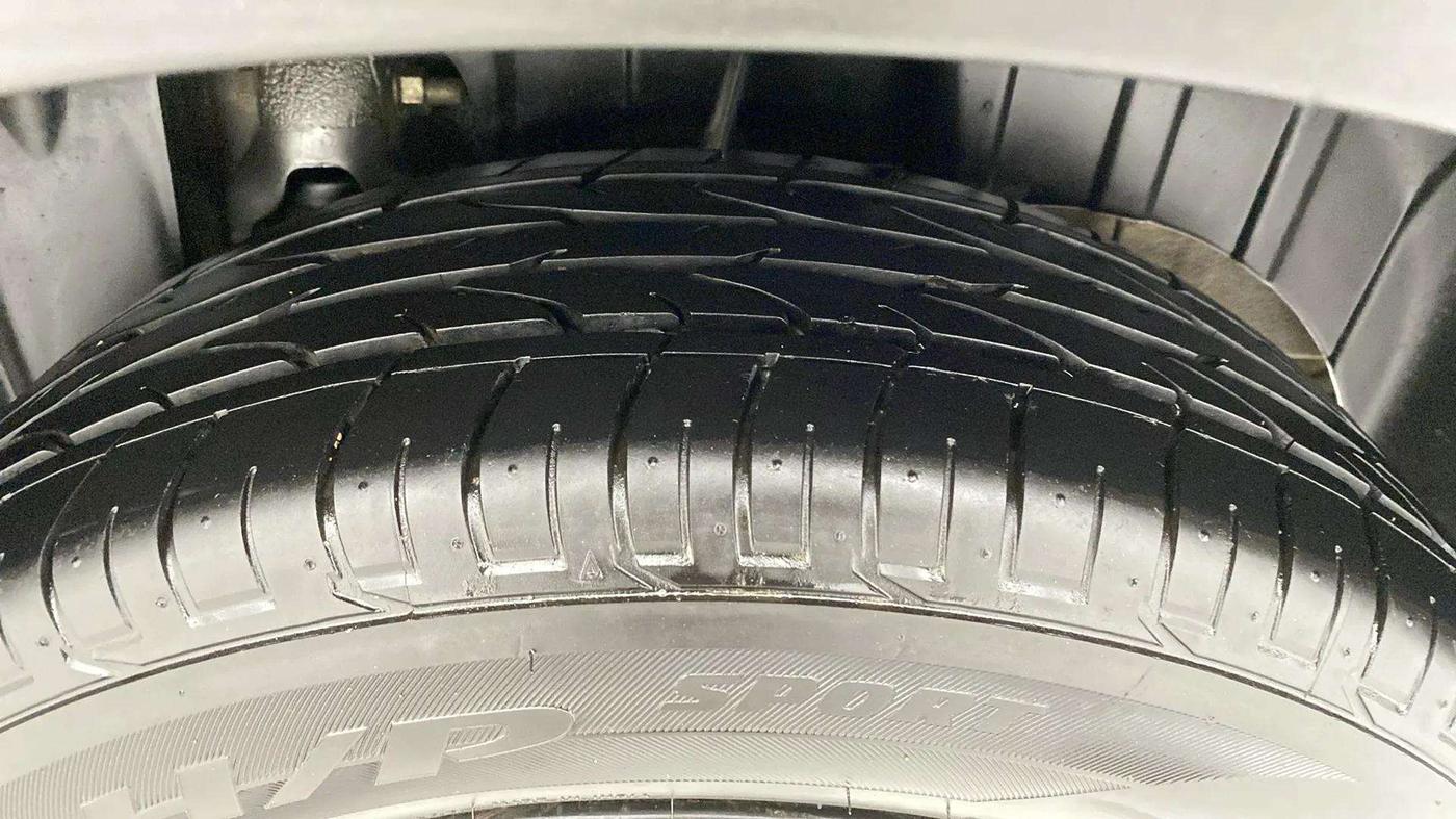 2022 Mahindra XUV300 W6 1.5 Sunroof Diesel, Diesel, Manual, 64,038 km, Left Rear Tyre Tread