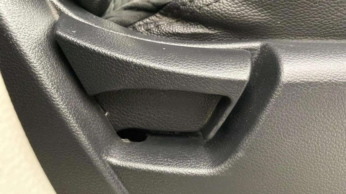 2022 Mahindra XUV300 W6 1.5 Sunroof Diesel, Diesel, Manual, 64,038 km, Driver Side Adjustment Panel