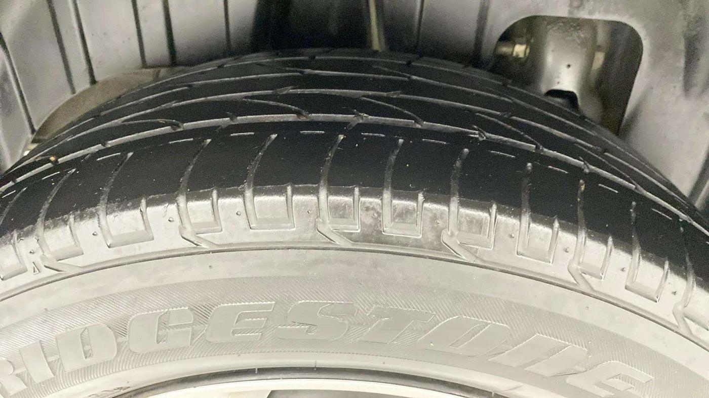 2022 Mahindra XUV300 W6 1.5 Sunroof Diesel, Diesel, Manual, 64,038 km, Right Rear Tyre Tread