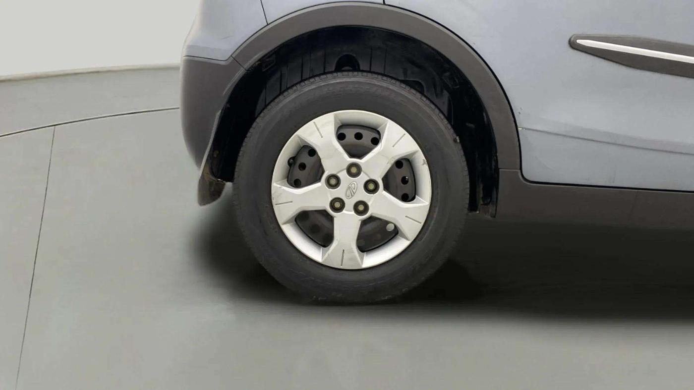 2022 Mahindra XUV300 W6 1.5 Sunroof Diesel, Diesel, Manual, 64,038 km, Right Rear Wheel