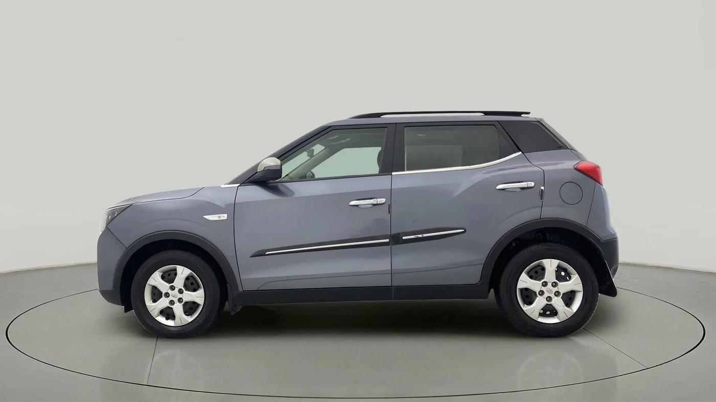 2022 Mahindra XUV300 W6 1.5 Sunroof Diesel, Diesel, Manual, 64,038 km, Left Side