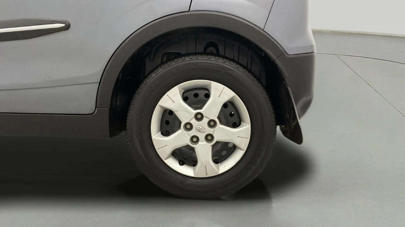 2022 Mahindra XUV300 W6 1.5 Sunroof Diesel, Diesel, Manual, 64,038 km, Left Rear Wheel