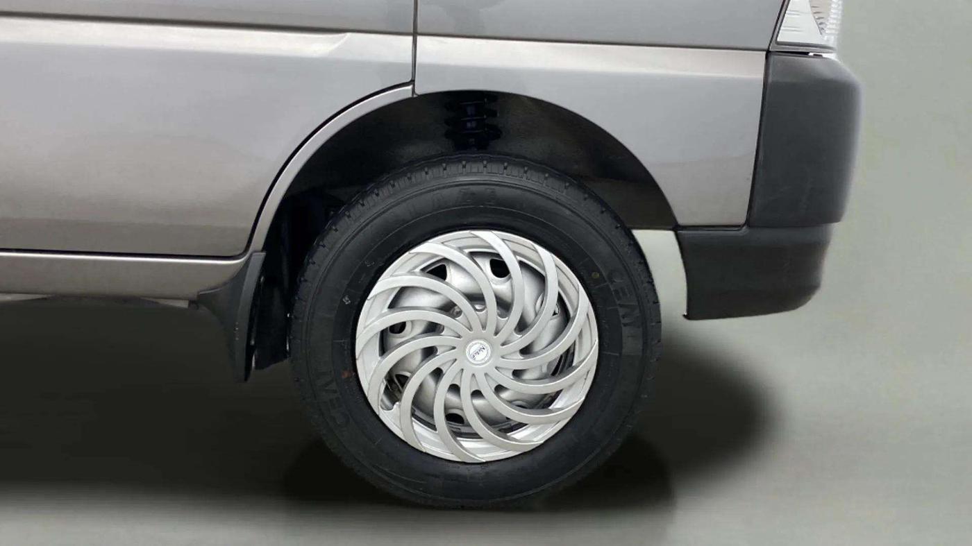 2021 Maruti Eeco 7 STR, Petrol, Manual, 15,131 km, Right Front Wheel
