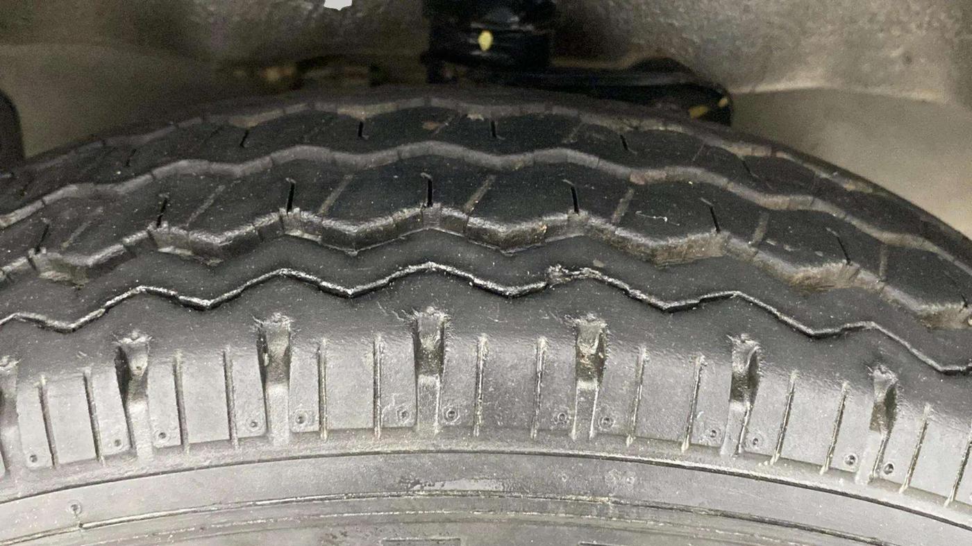2021 Maruti Eeco 7 STR, Petrol, Manual, 15,131 km, Right Front Tyre Tread