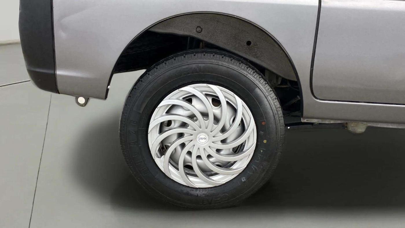 2021 Maruti Eeco 7 STR, Petrol, Manual, 15,131 km, Right Rear Wheel