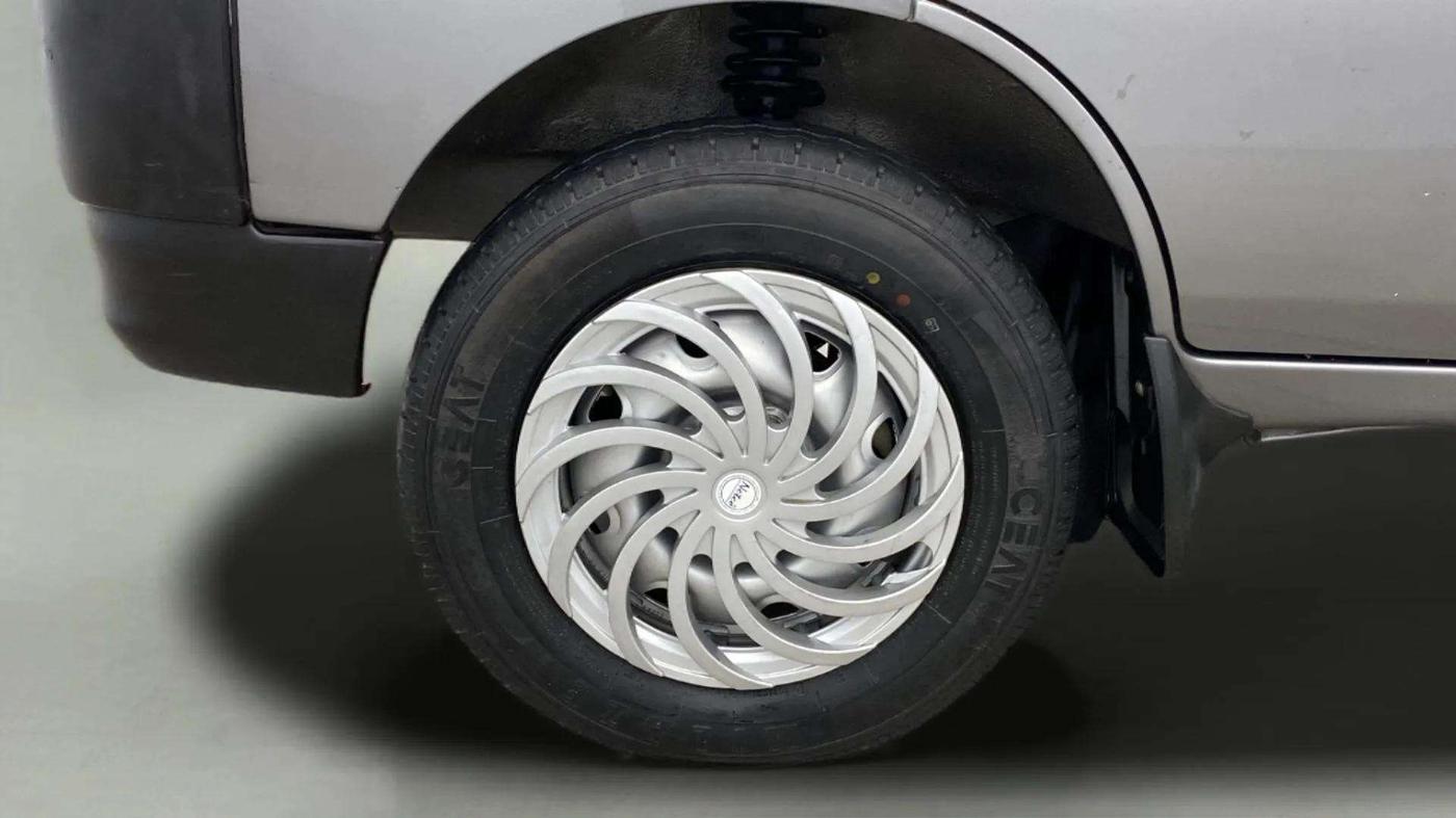 2021 Maruti Eeco 7 STR, Petrol, Manual, 15,131 km, Left Front Wheel