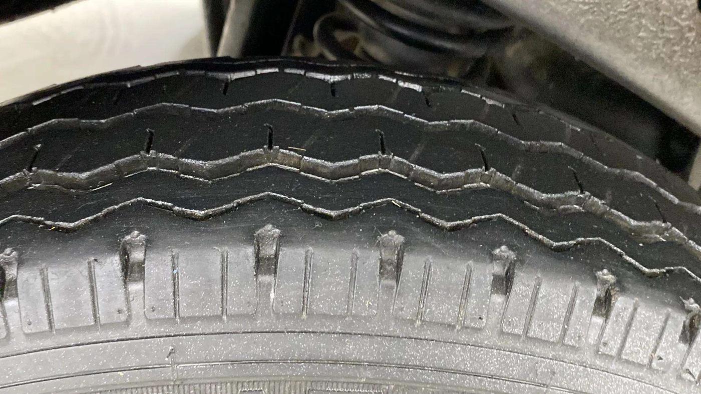 2021 Maruti Eeco 7 STR, Petrol, Manual, 15,131 km, Right Rear Tyre Tread