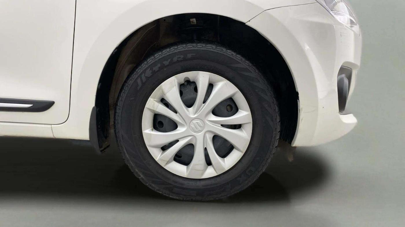 2021 Maruti Swift VXI, Petrol, Manual, 49,240 km, Right Front Wheel