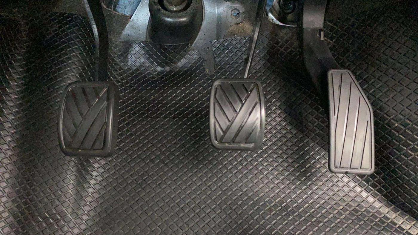 2018 Maruti IGNIS DELTA 1.2, Petrol, Manual, 65,780 km, Pedals