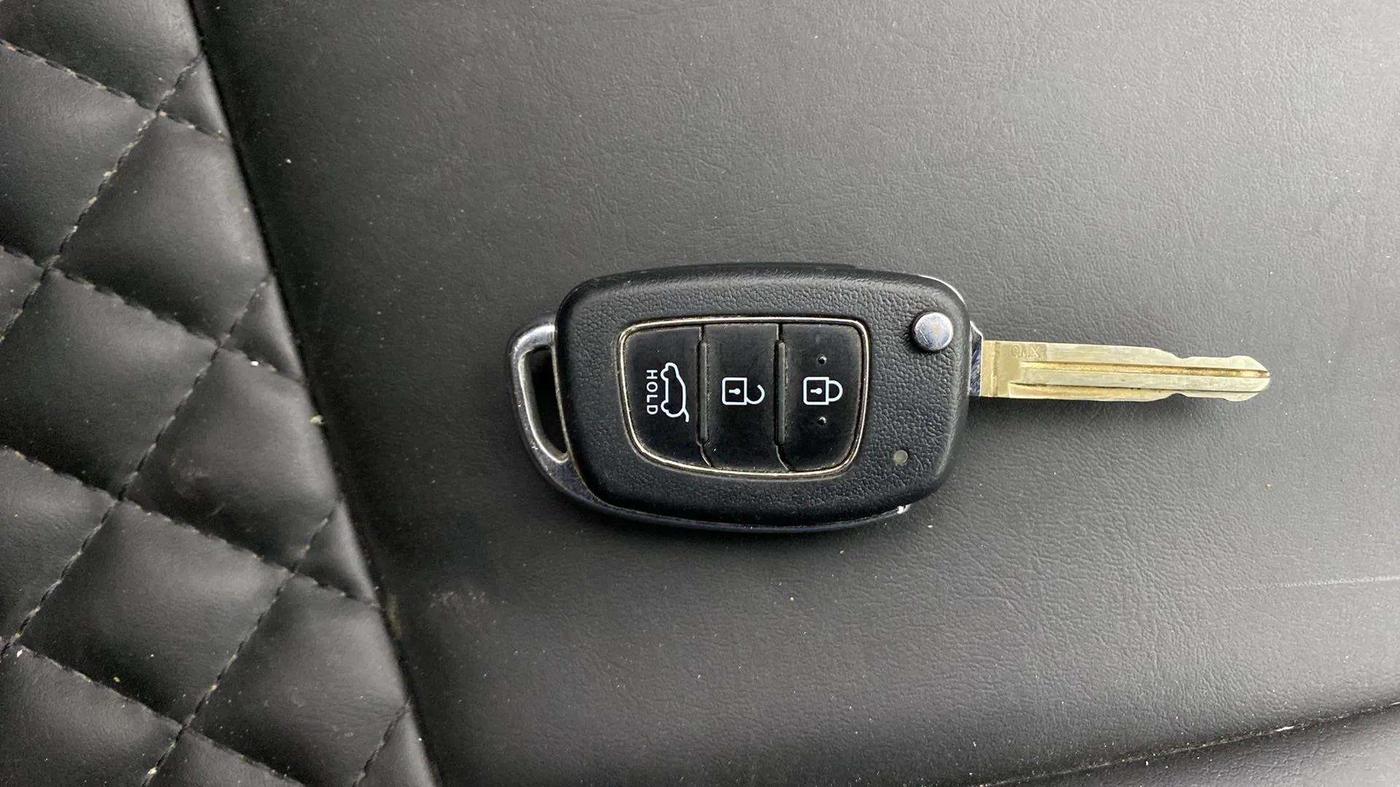 2022 Hyundai NEW I20 SPORTZ 1.2 MT, Petrol, Manual, 53,160 km, Key Close Up