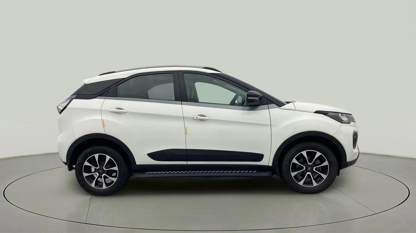 2021 Tata NEXON XZA PLUS (O) PETROL, Petrol, Automatic, 32,213 km, Right Side View