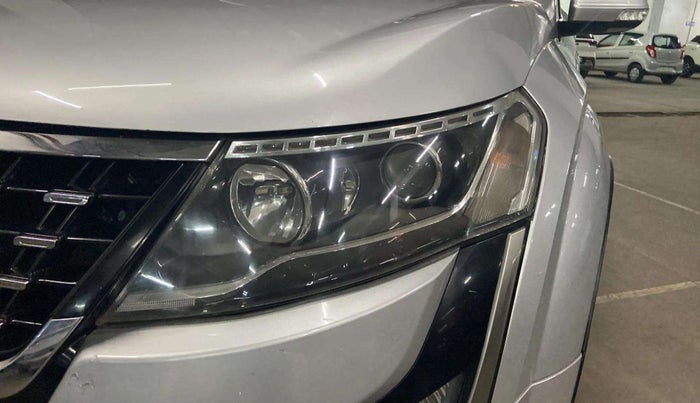 2018 Mahindra XUV500 W7, Diesel, Manual, 80,000 km, Left headlight - Faded