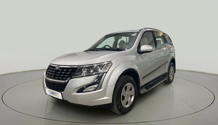 2018 Mahindra XUV500 W7, Diesel, Manual, 80,000 km, Left Front Diagonal