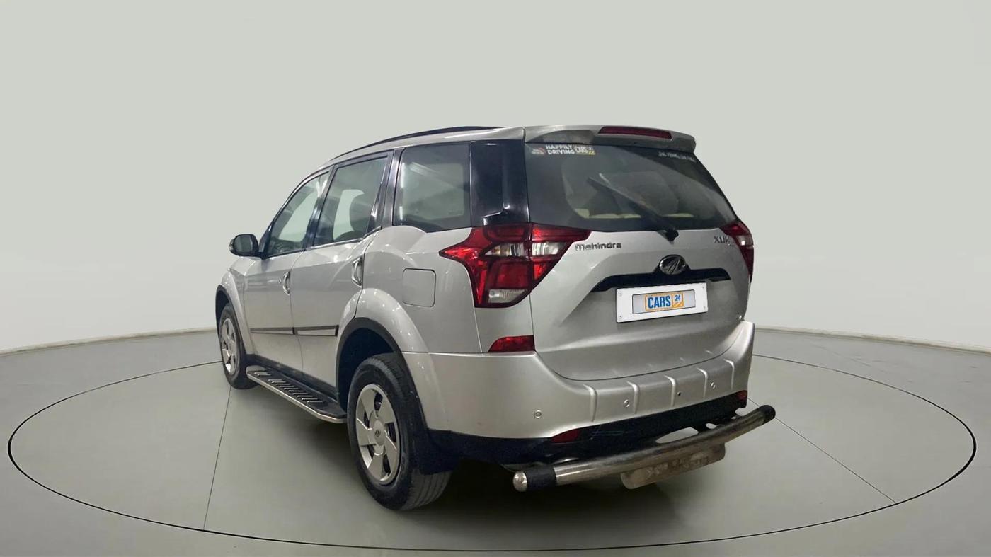2018 Mahindra XUV500 W7, Diesel, Manual, 80,000 km, Left Back Diagonal