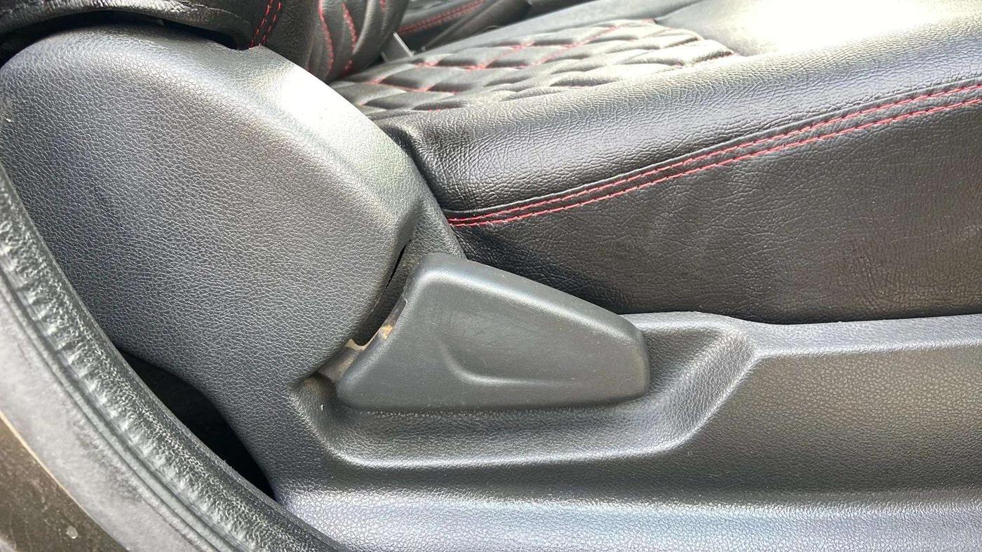2016 Renault Kwid RXT 0.8, Petrol, Manual, 52,786 km, Driver Side Adjustment Panel