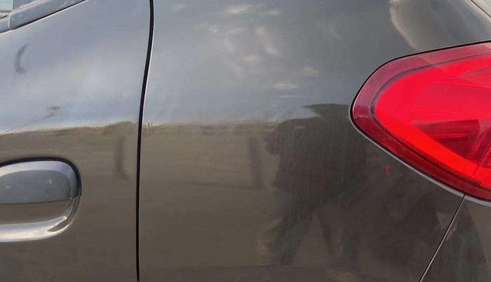 2016 Renault Kwid RXT 0.8, Petrol, Manual, 52,786 km, Left quarter panel - Cladding has minor damage