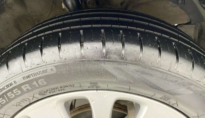 2018 Maruti Baleno ALPHA PETROL 1.2, Petrol, Manual, 70,087 km, Right Front Tyre Tread
