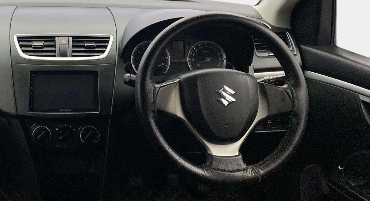2013 Maruti Swift VXI, Petrol, Manual, 74,384 km, Steering Wheel Close Up