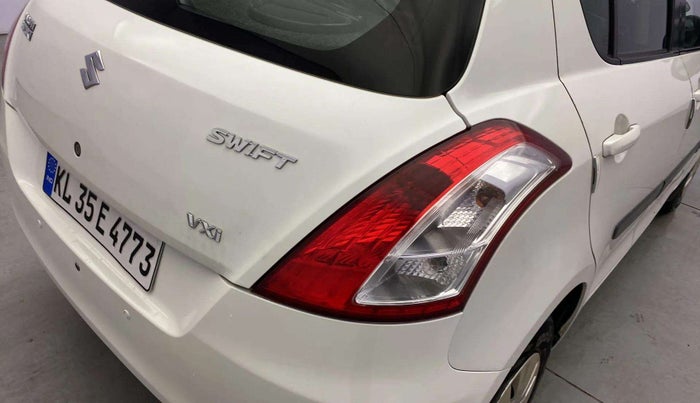 2013 Maruti Swift VXI, Petrol, Manual, 74,384 km, Right tail light - Minor damage