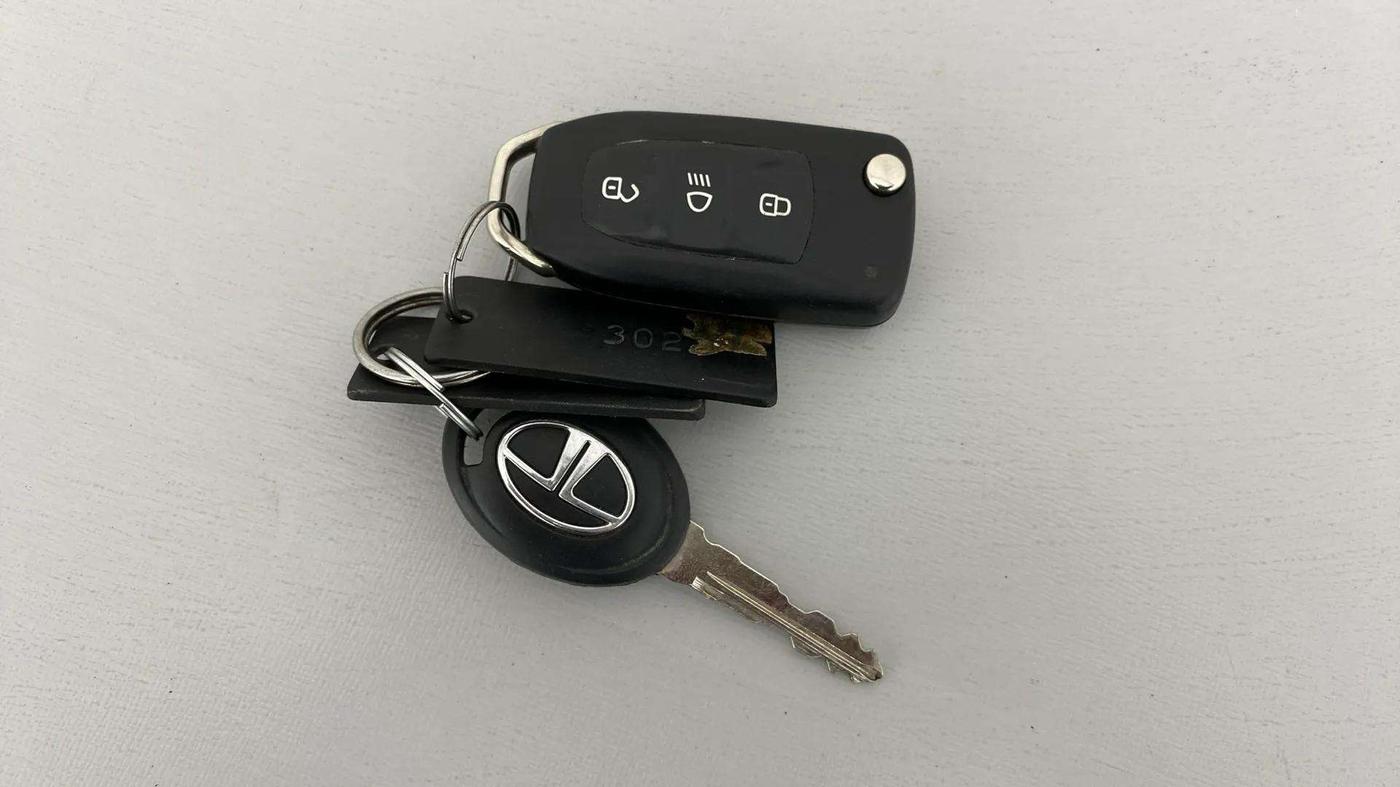 2017 Tata Tiago XTA PETROL, Petrol, Automatic, 41,575 km, Key Close Up