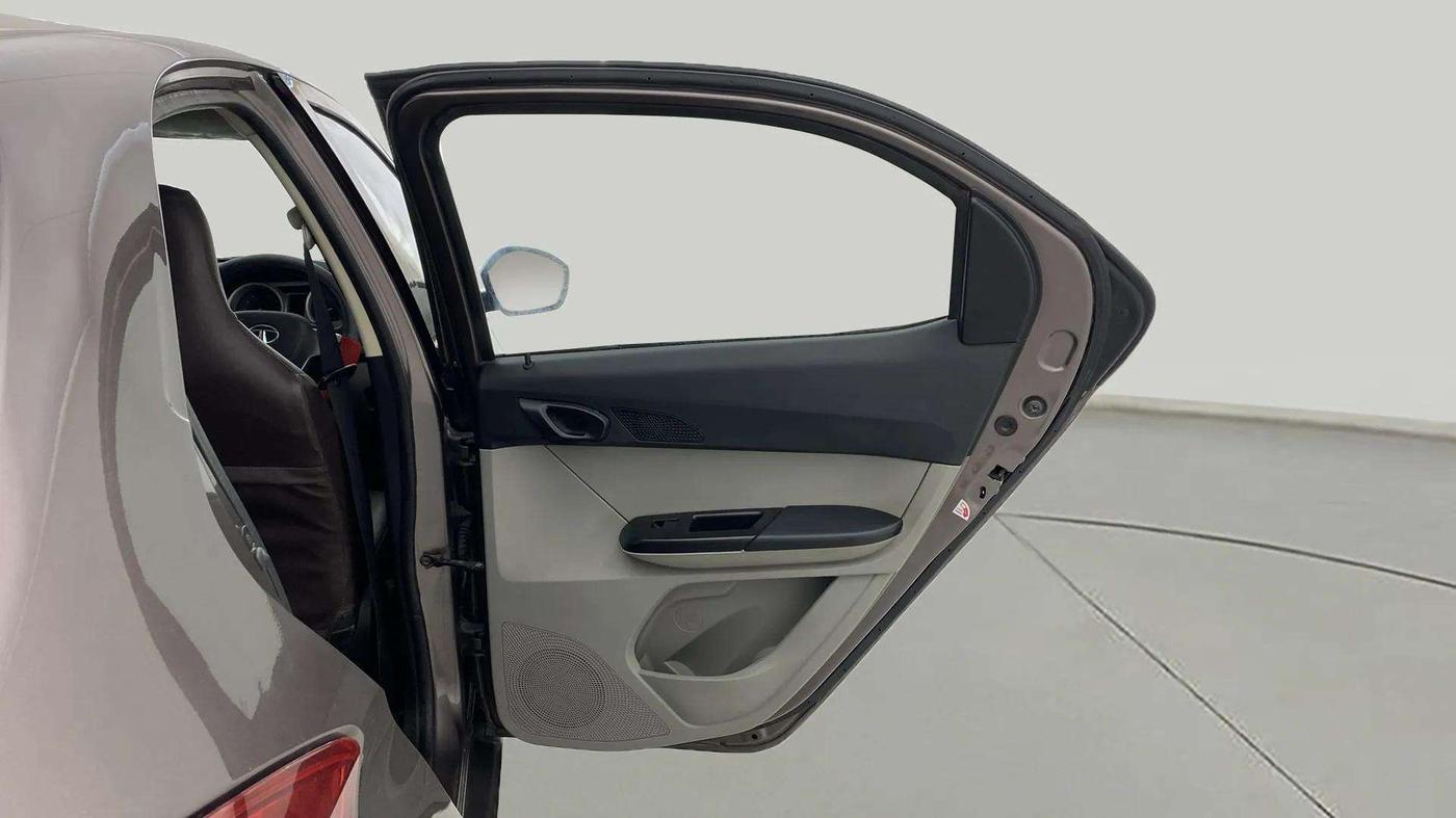 2017 Tata Tiago XTA PETROL, Petrol, Automatic, 41,575 km, RHS Rear Door