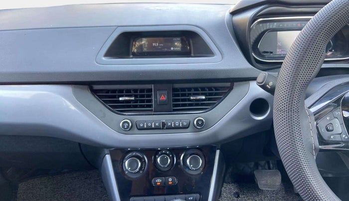 2021 Tata NEXON XMA SUNROOF PETROL, Petrol, Automatic, 83,875 km, Air Conditioner