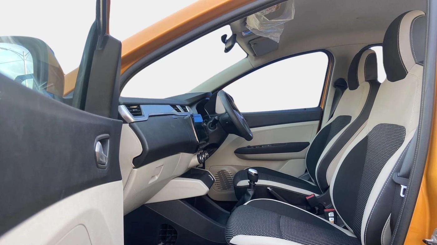 2021 Renault TRIBER RXZ, Petrol, Manual, 39,134 km, Right Side Front Door Cabin