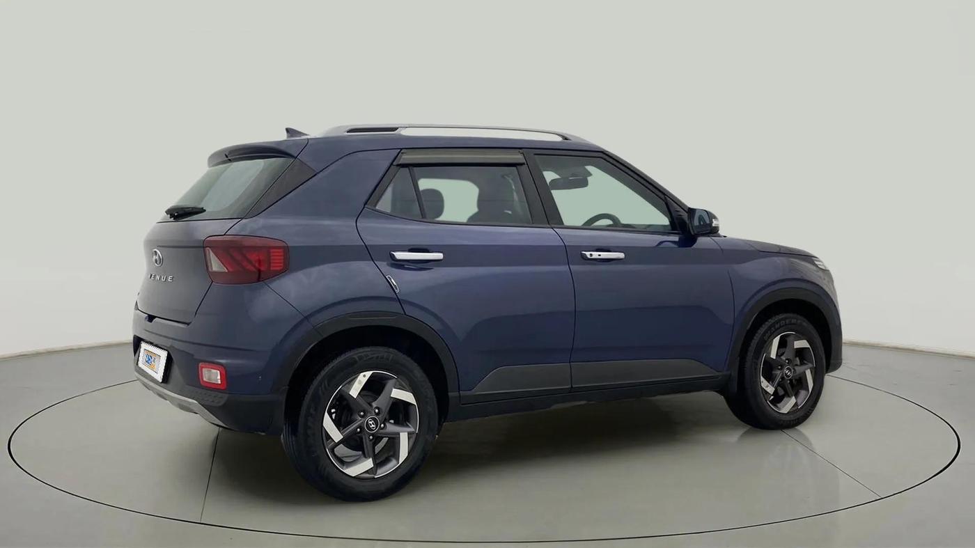 2022 Hyundai VENUE SX 1.5 (O) EXECUTIVE CRDI, Diesel, Manual, 63,125 km, Right Back Diagonal