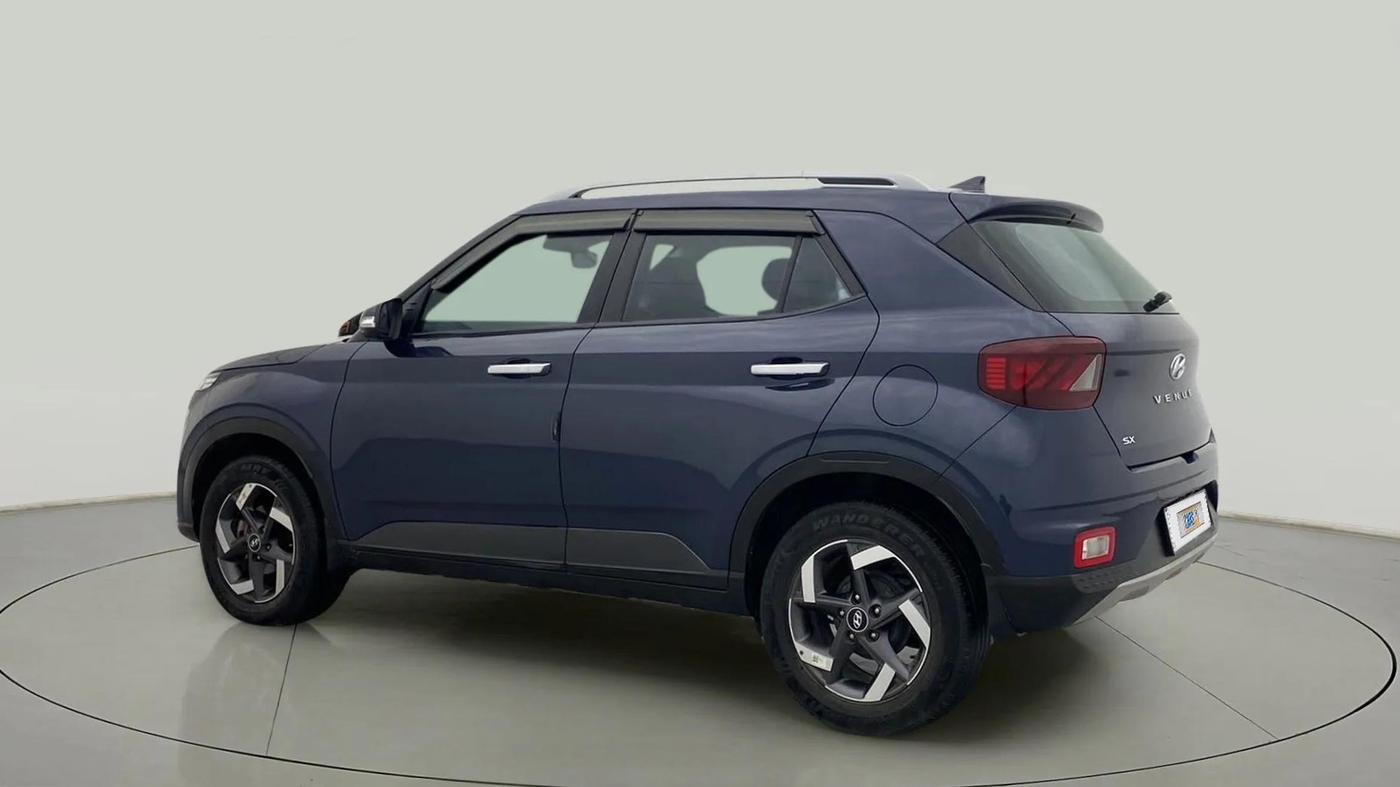 2022 Hyundai VENUE SX 1.5 (O) EXECUTIVE CRDI, Diesel, Manual, 63,125 km, Left Back Diagonal