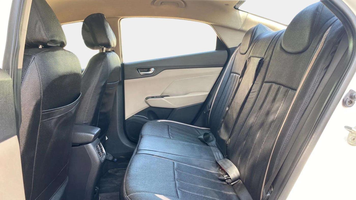 2019 Hyundai Verna 1.6 VTVT SX, Petrol, Manual, 85,820 km, Right Side Rear Door Cabin
