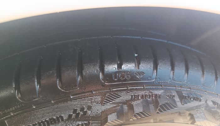2019 Ford New Figo TITANIUM BLU 1.2 PETROL, Petrol, Manual, 33,768 km, Right Front Tyre Tread