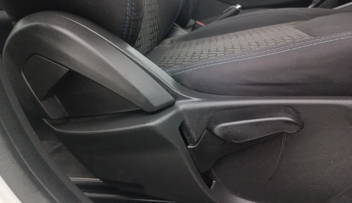 2019 Ford New Figo TITANIUM BLU 1.2 PETROL, Petrol, Manual, 33,768 km, Driver Side Adjustment Panel