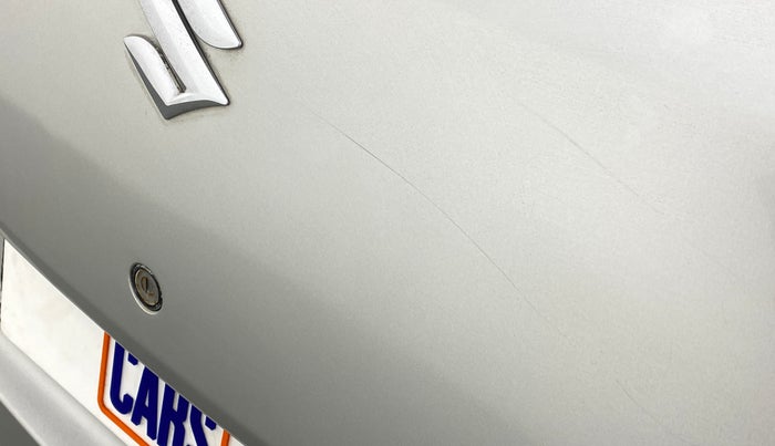 2014 Maruti Swift VXI, Petrol, Manual, 61,823 km, Dicky (Boot door) - Minor scratches