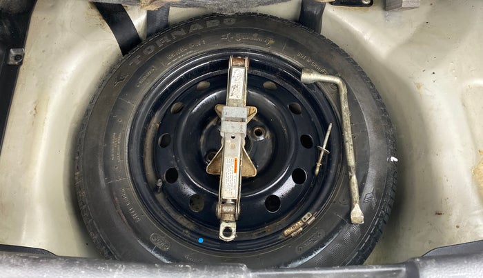2014 Maruti Swift VXI, Petrol, Manual, 61,823 km, Spare Tyre