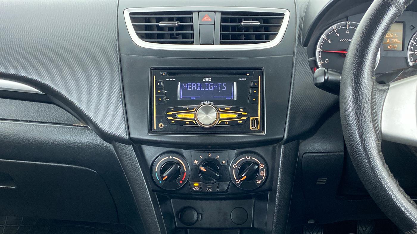 2014 Maruti Swift VXI, Petrol, Manual, 61,823 km, Air Conditioner