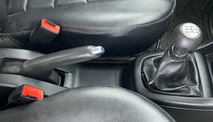 2014 Maruti Swift VXI, Petrol, Manual, 61,823 km, Gear Lever